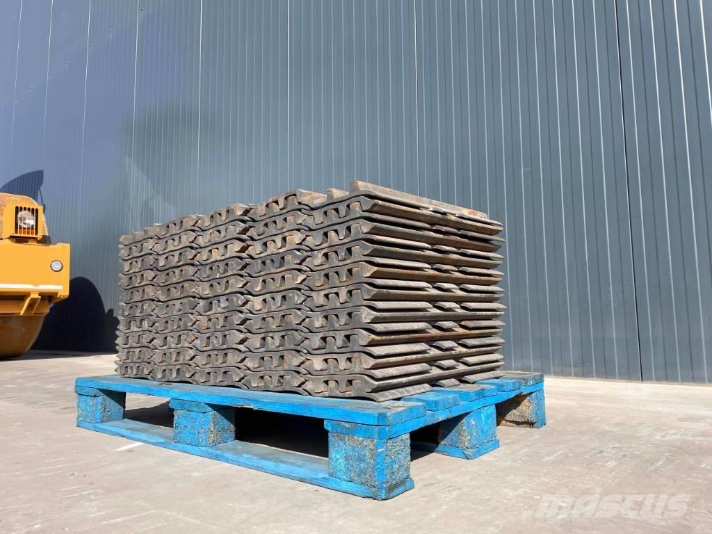 JCB JS240 Ketten