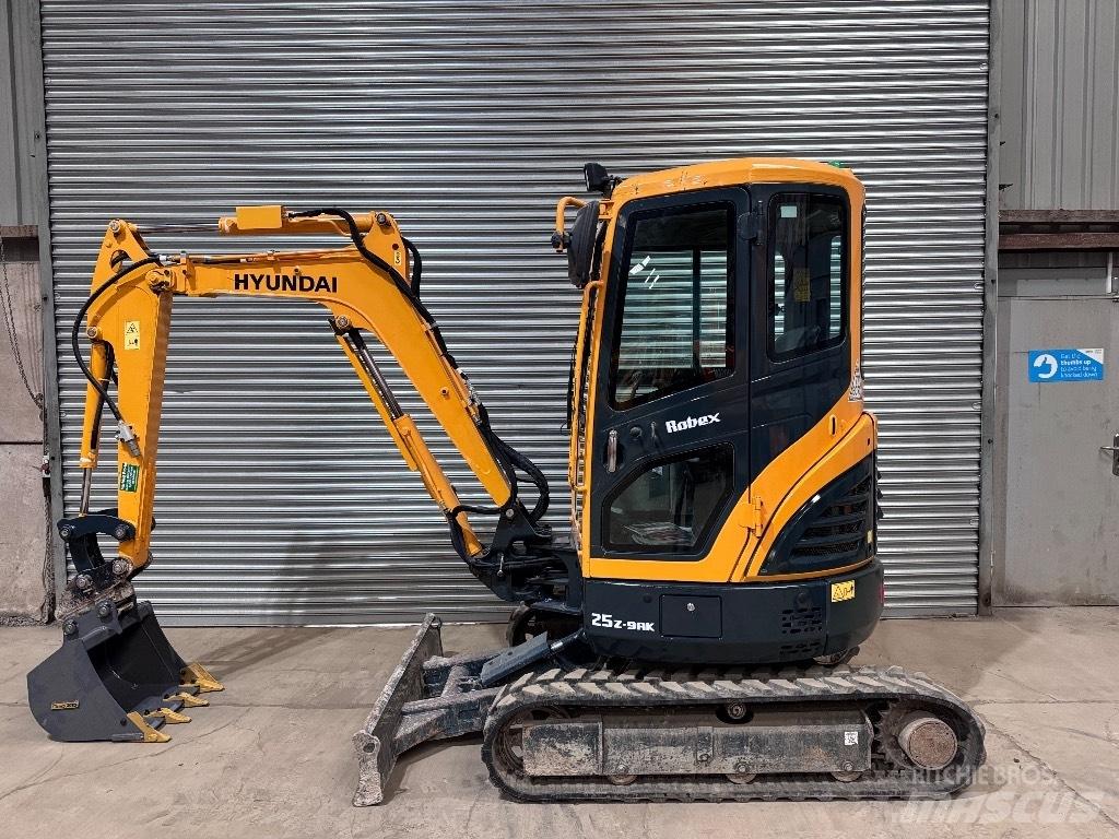 Hyundai R25Z-9 AK Minibagger < 7t