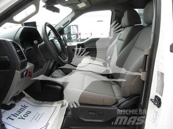Ford F550 Pritschenwagen/Pritschenwagen mit Seitenklappe