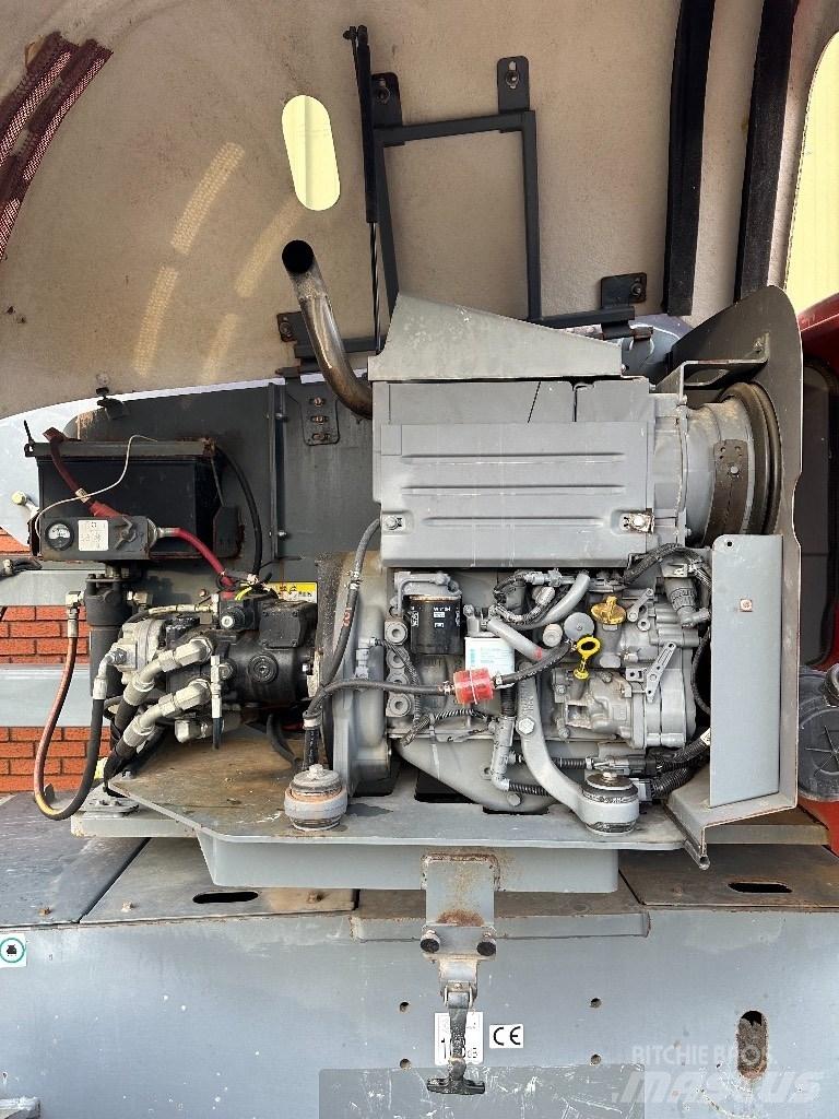 SkyJack SJ 46 AJ Gelenkteleskoparbeitsbühnen