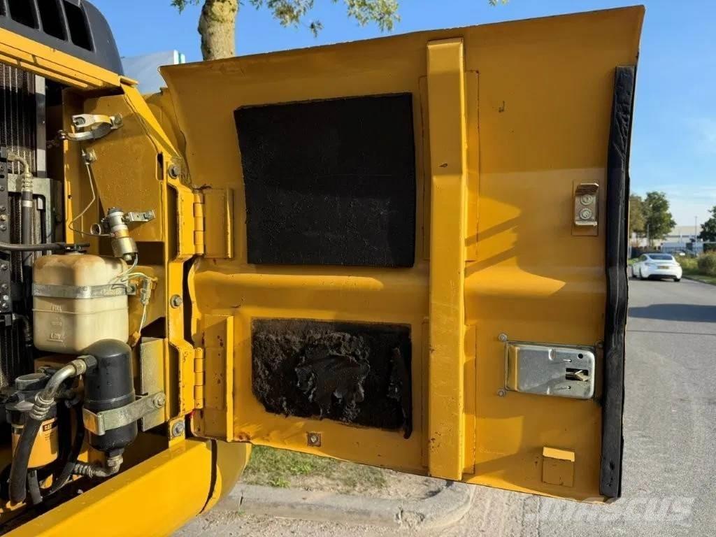 CAT 320BLN Baggerlader