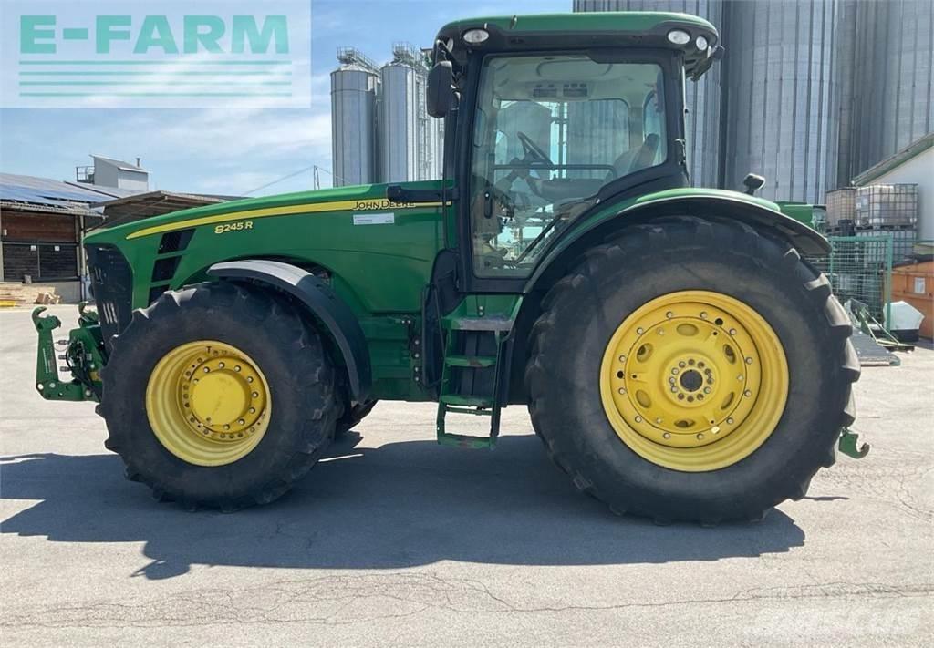 John Deere 8245R Traktoren