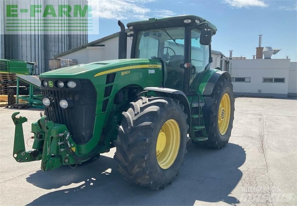 John Deere 8245R Traktoren
