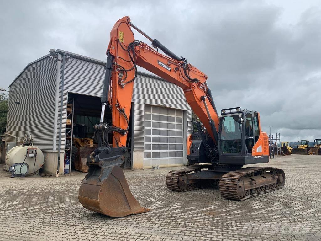 Doosan DX 235 LCR-5 Raupenbagger