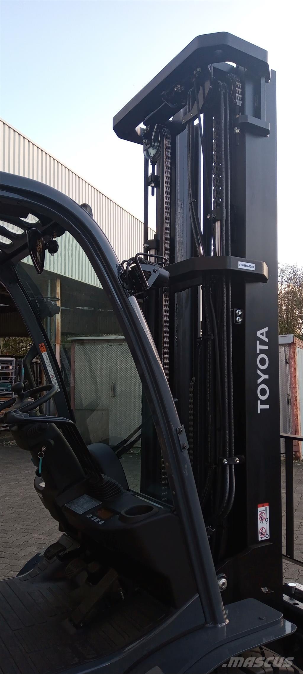 Toyota 02-8FGJF35 Gasstapler