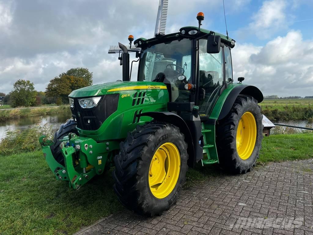 John Deere 6110 R Traktoren