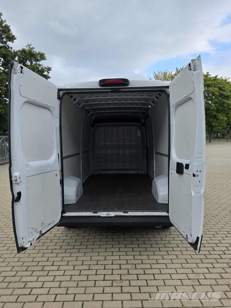 Opel Movano Lieferwagen