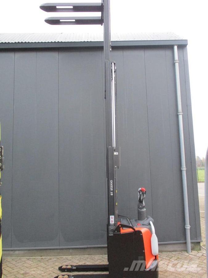 Toyota SPE120 Gabelstapler mit Fahrerstand