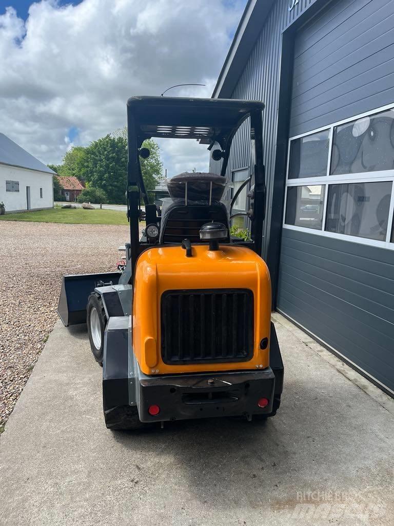GiANT 332 SWT Minilader
