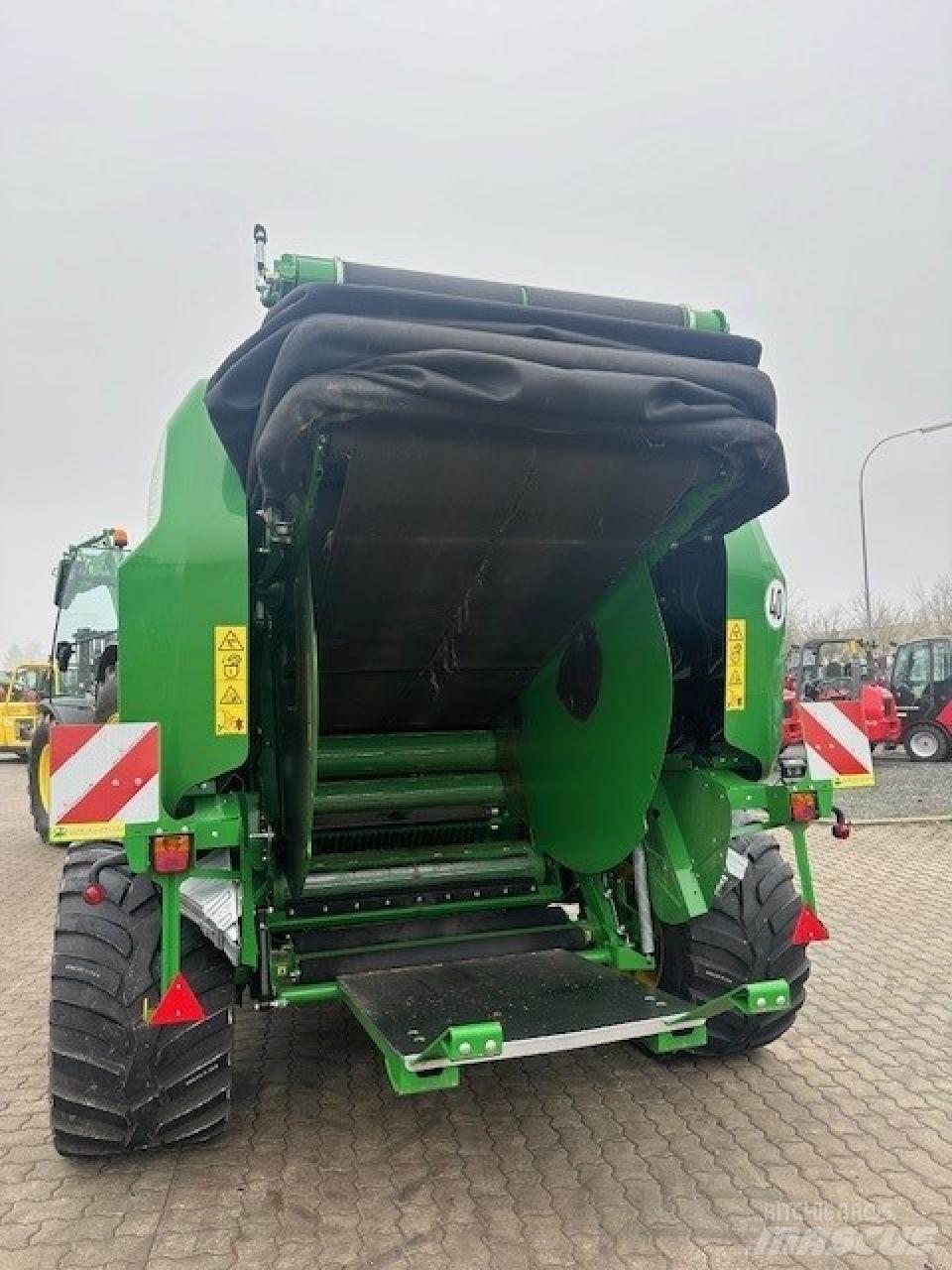 John Deere V461R Rundballenpressen