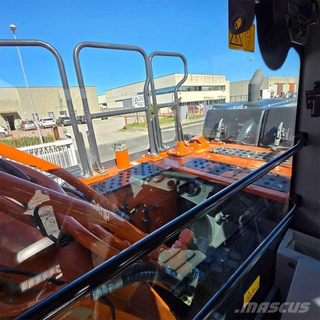 Hitachi ZX210LCN-7 Sonstige Flurförderzeuge