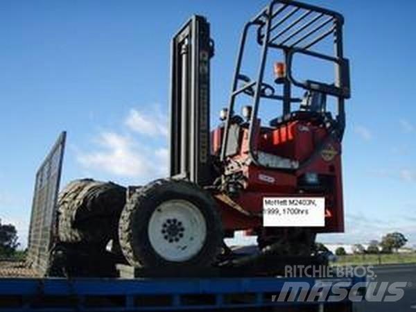 Moffett M2403N Geländestapler