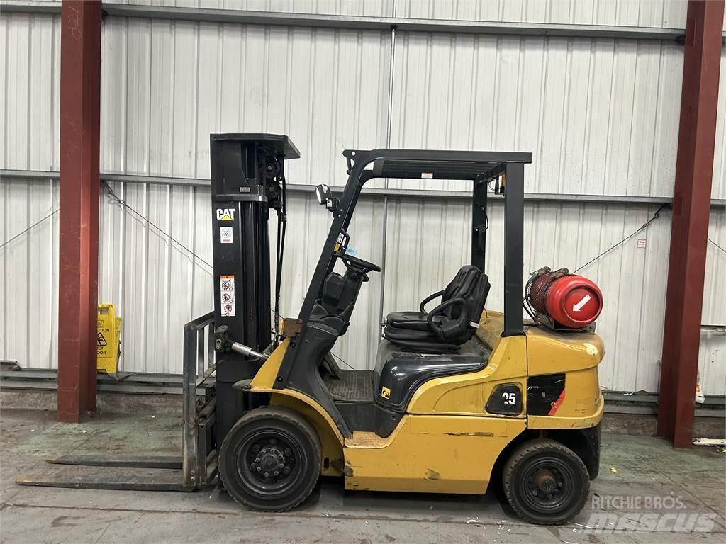 CAT GP25NT Gasstapler