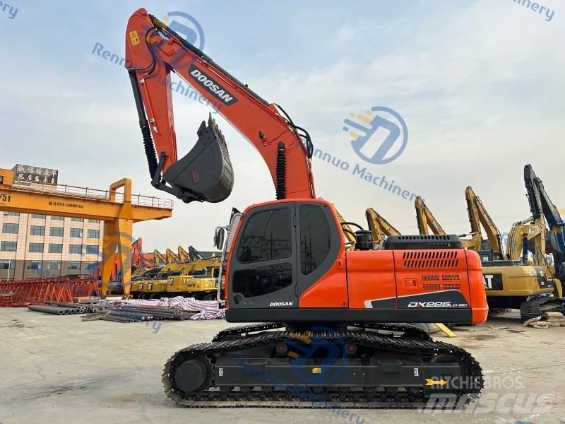 Doosan DX 225 LC-9C Raupenbagger