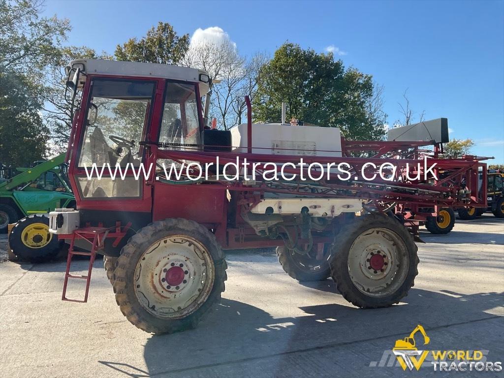 BATEMAN 2001 HI LO Selbstfahrende Sprühgeräte