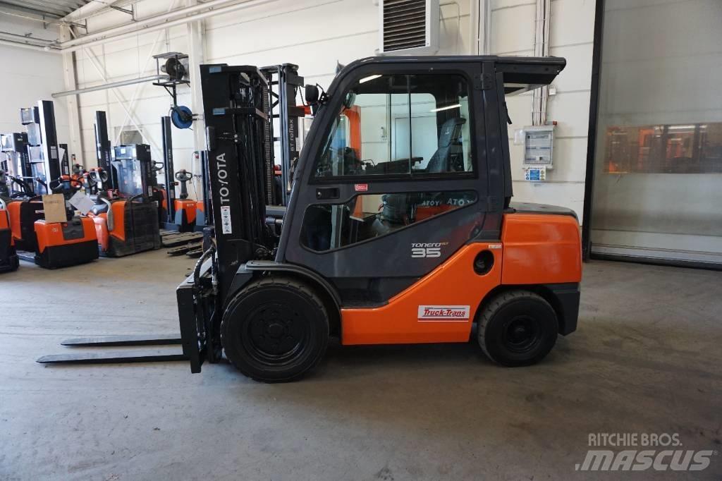 Toyota 06-8FDJ35F Dieselstapler