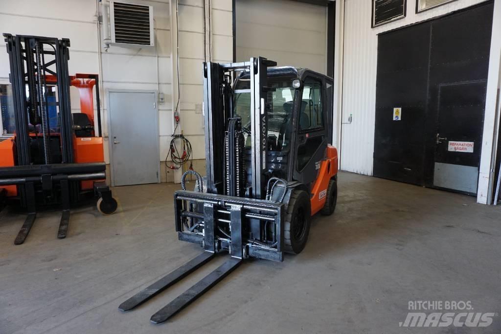 Toyota 06-8FDJ35F Dieselstapler