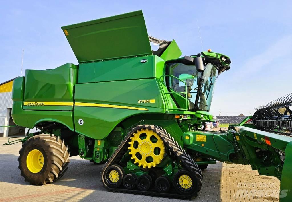 John Deere S790 Mähdrescher