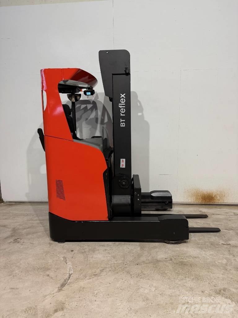 Toyota truck RRE200H Schubmaststapler