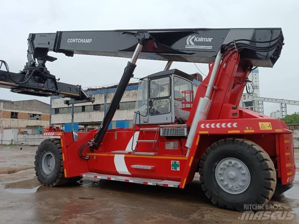 Kalmar DRF 450 Reach-Stacker