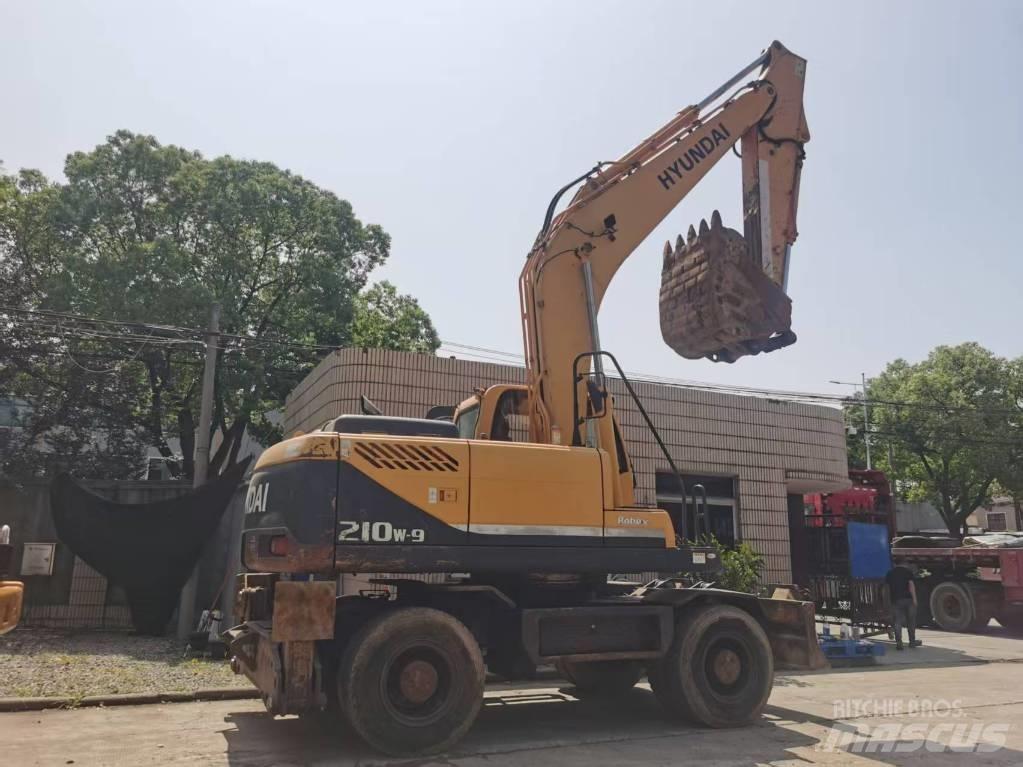 Hyundai R210w-9 Midibagger  7t - 12t