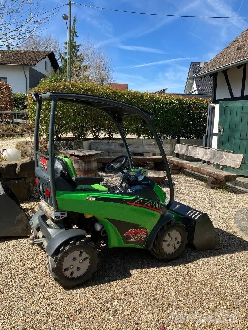 Avant 225 Minilader