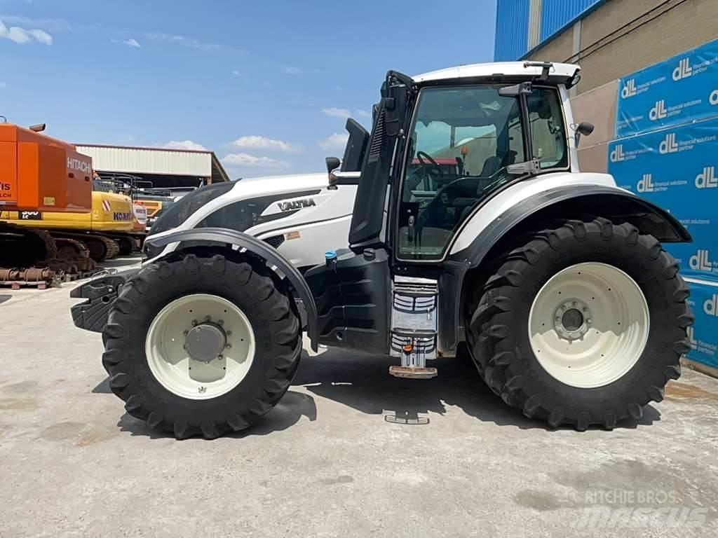 Valtra T174E Traktoren