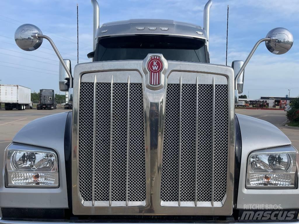 Kenworth W 990 Sattelzugmaschinen