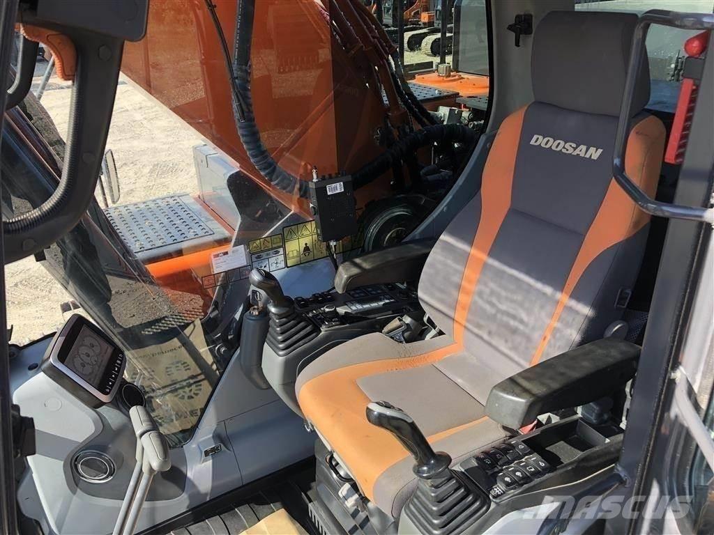 Doosan DX300 Raupenbagger