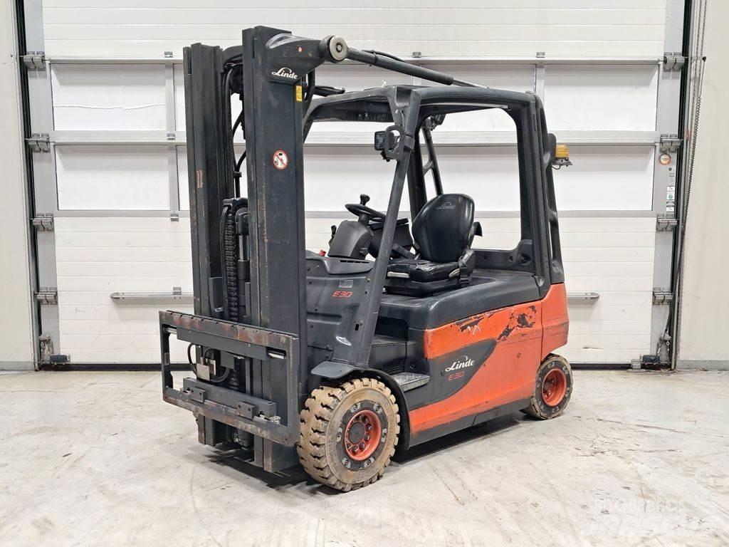 Linde E30L-01 Elektrostapler