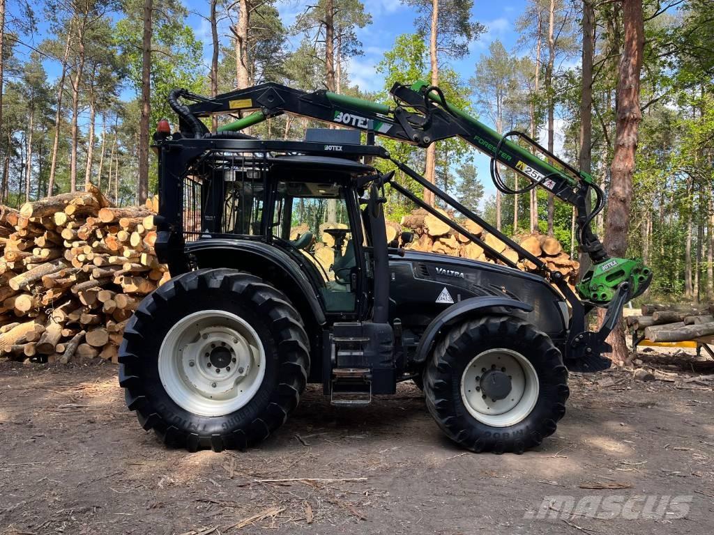 Valtra T183 Versu Traktoren