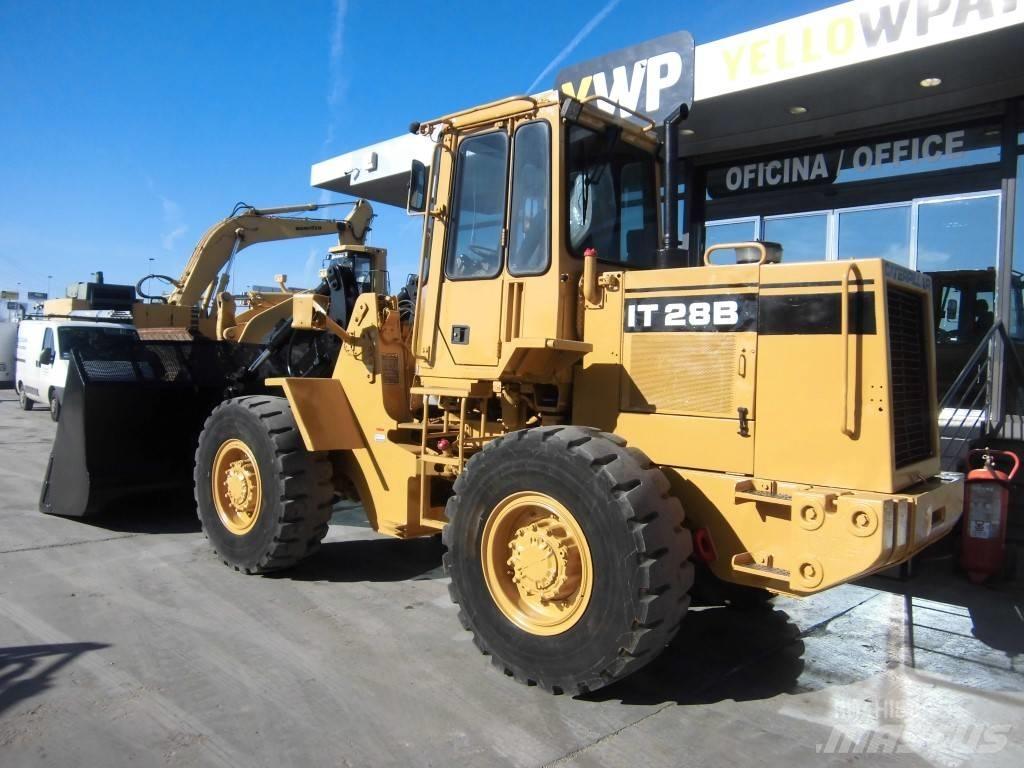 CAT IT 28 Radlader