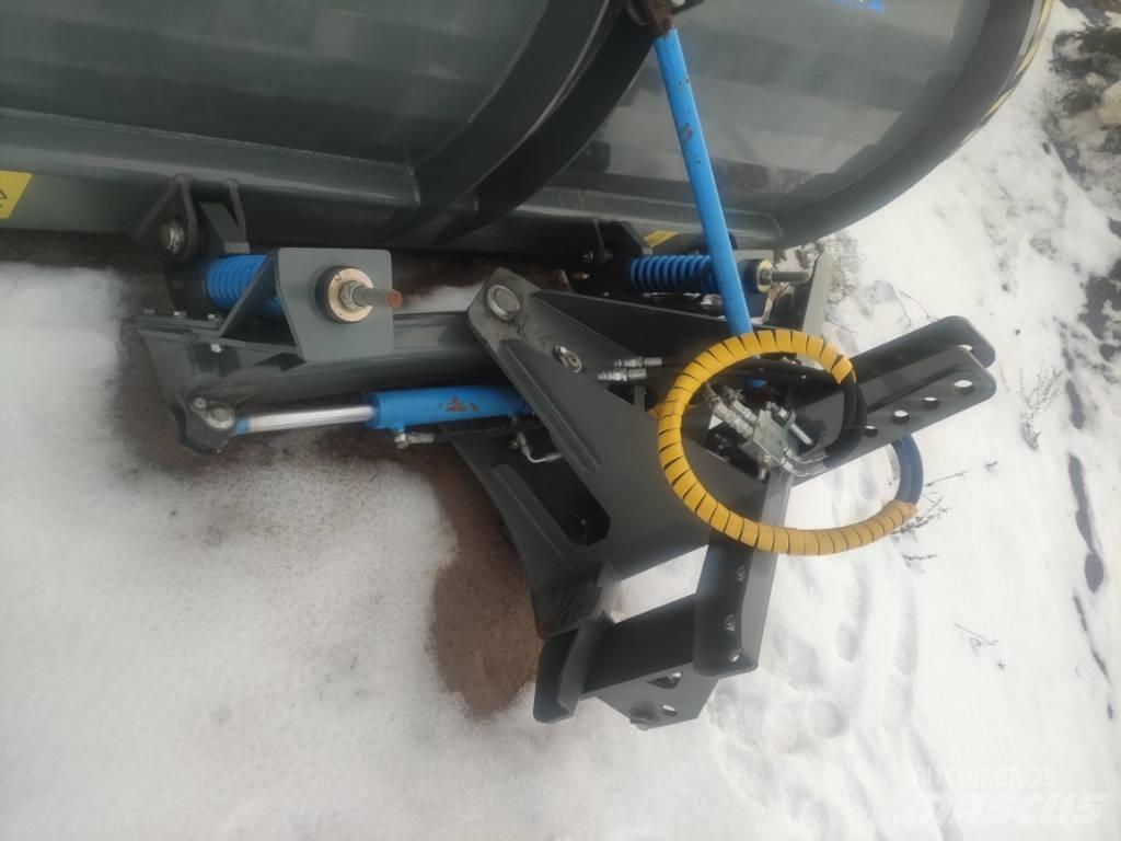 Snowek AA320 Schneeschilde und -pflüge