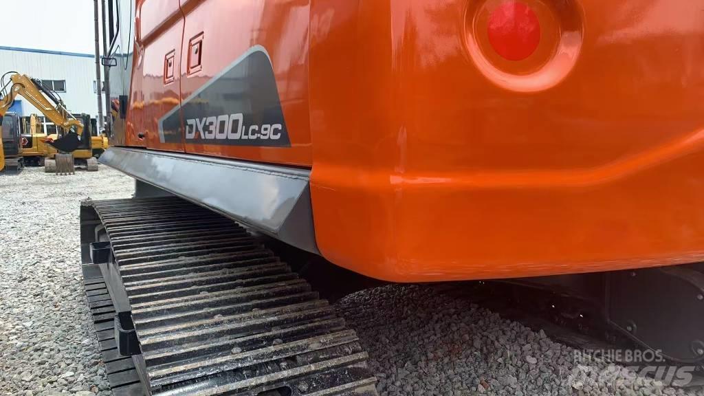 Doosan DX 300 Raupenbagger