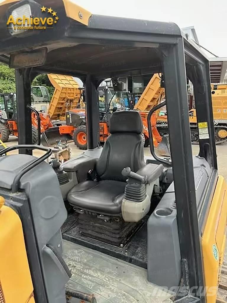 CAT D 3 K 2 Bulldozer