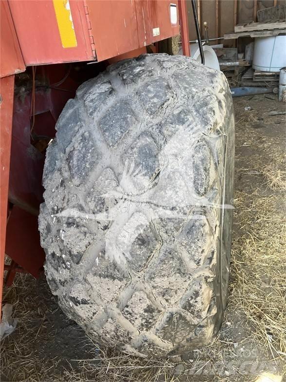 Case IH 8580 Quaderpressen