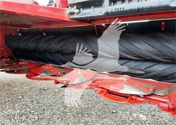 Case IH DC163 Schwader