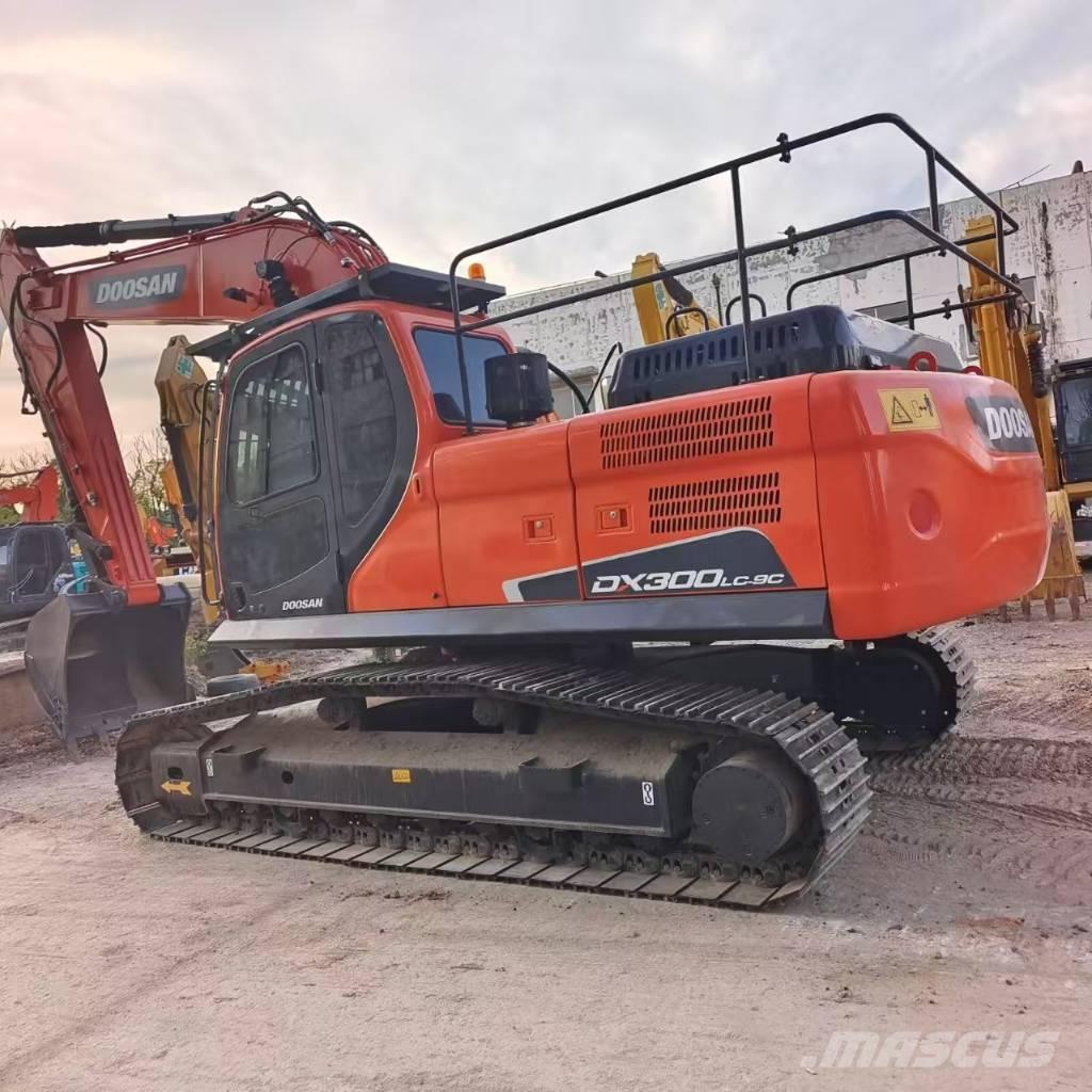 Doosan DX 300 LC Raupenbagger