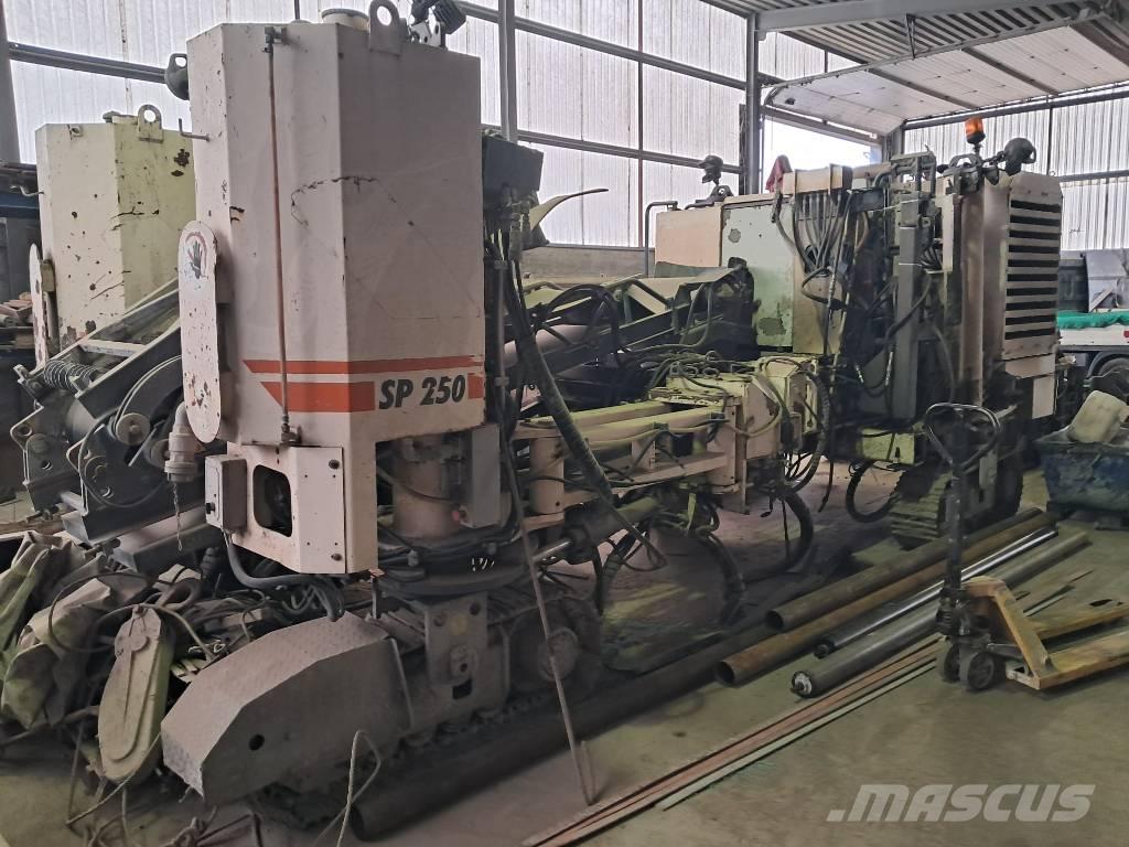 Wirtgen SP250 Schalung