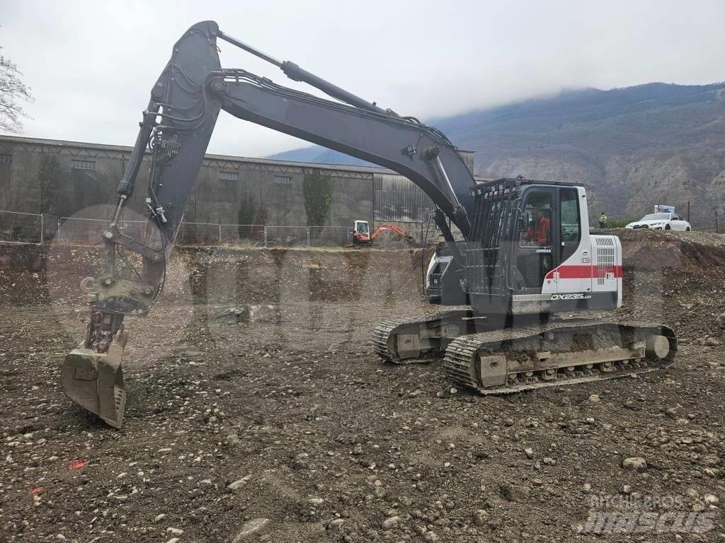 Doosan DX 235 LCR Raupenbagger