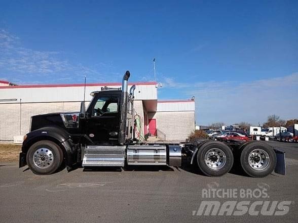 Kenworth W990 Sattelzugmaschinen