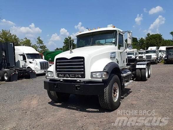 Mack GRANITE GU713 Sattelzugmaschinen