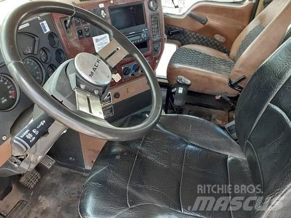 Mack GRANITE GU713 Sattelzugmaschinen