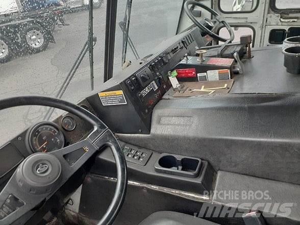 Mack LEU613 Müllwagen