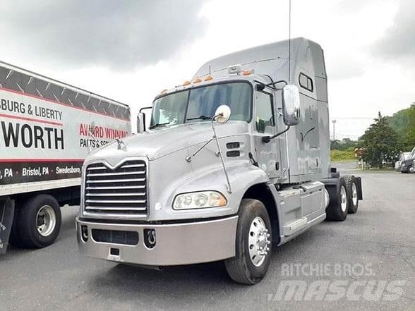 Mack PINNACLE CXU613 Sattelzugmaschinen