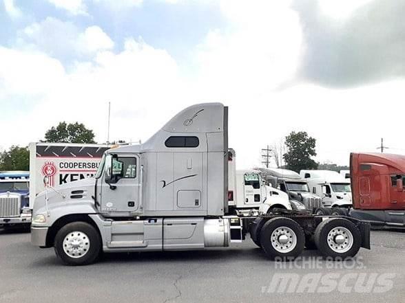 Mack PINNACLE CXU613 Sattelzugmaschinen