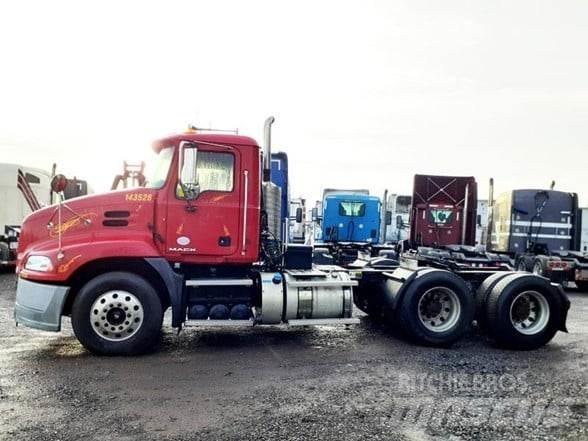 Mack PINNACLE CXU613 Sattelzugmaschinen