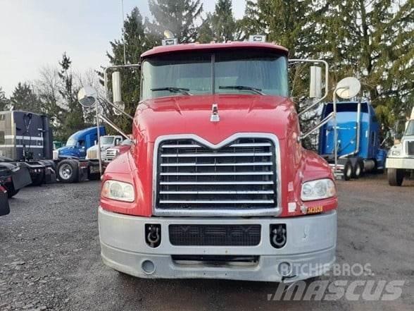 Mack PINNACLE CXU613 Sattelzugmaschinen