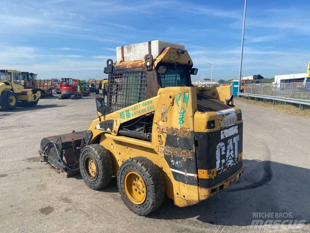 CAT 246 Kompaktlader