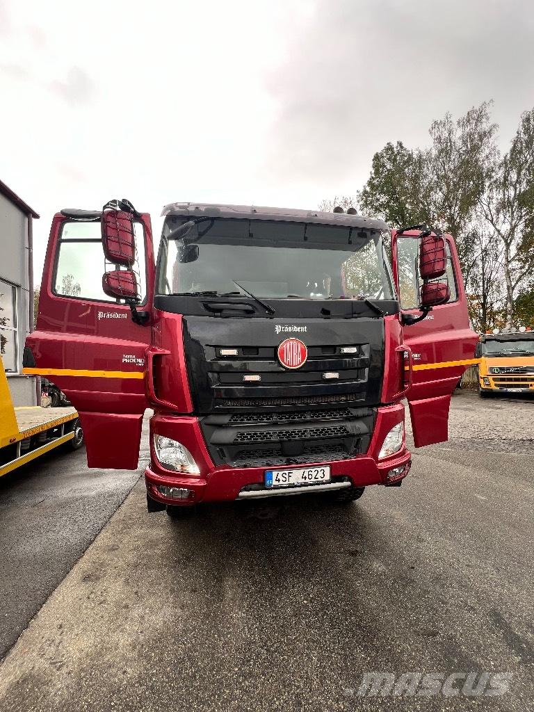 Tatra T158 Pritschenwagen/Pritschenwagen mit Seitenklappe